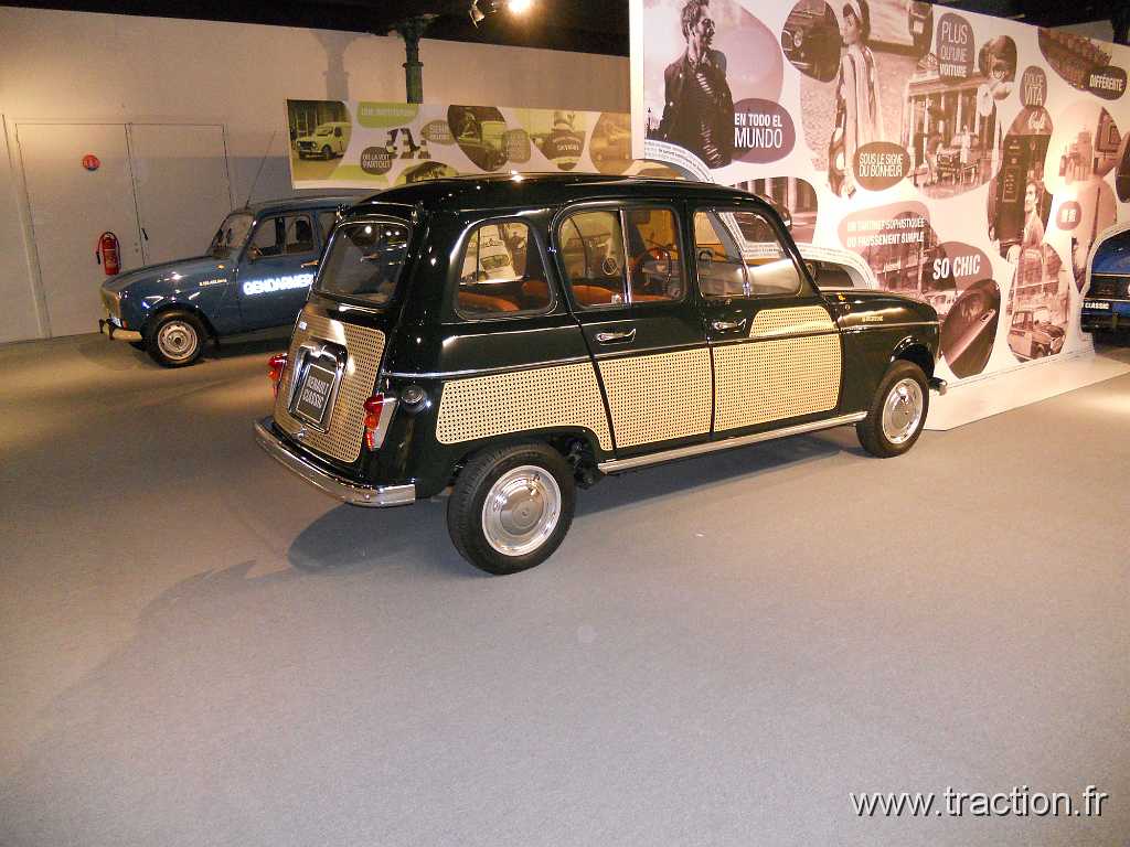 2011_12_Mulhouse (41).jpg - 01/12/2011 - 68051 MULHOUSE CEDEX Citée de l'Automobile - Musée National - Collection Schlumpf - RENAULT 4 - 50 ans déjà !